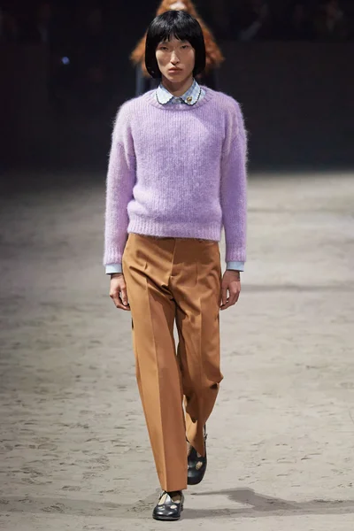 Look 28